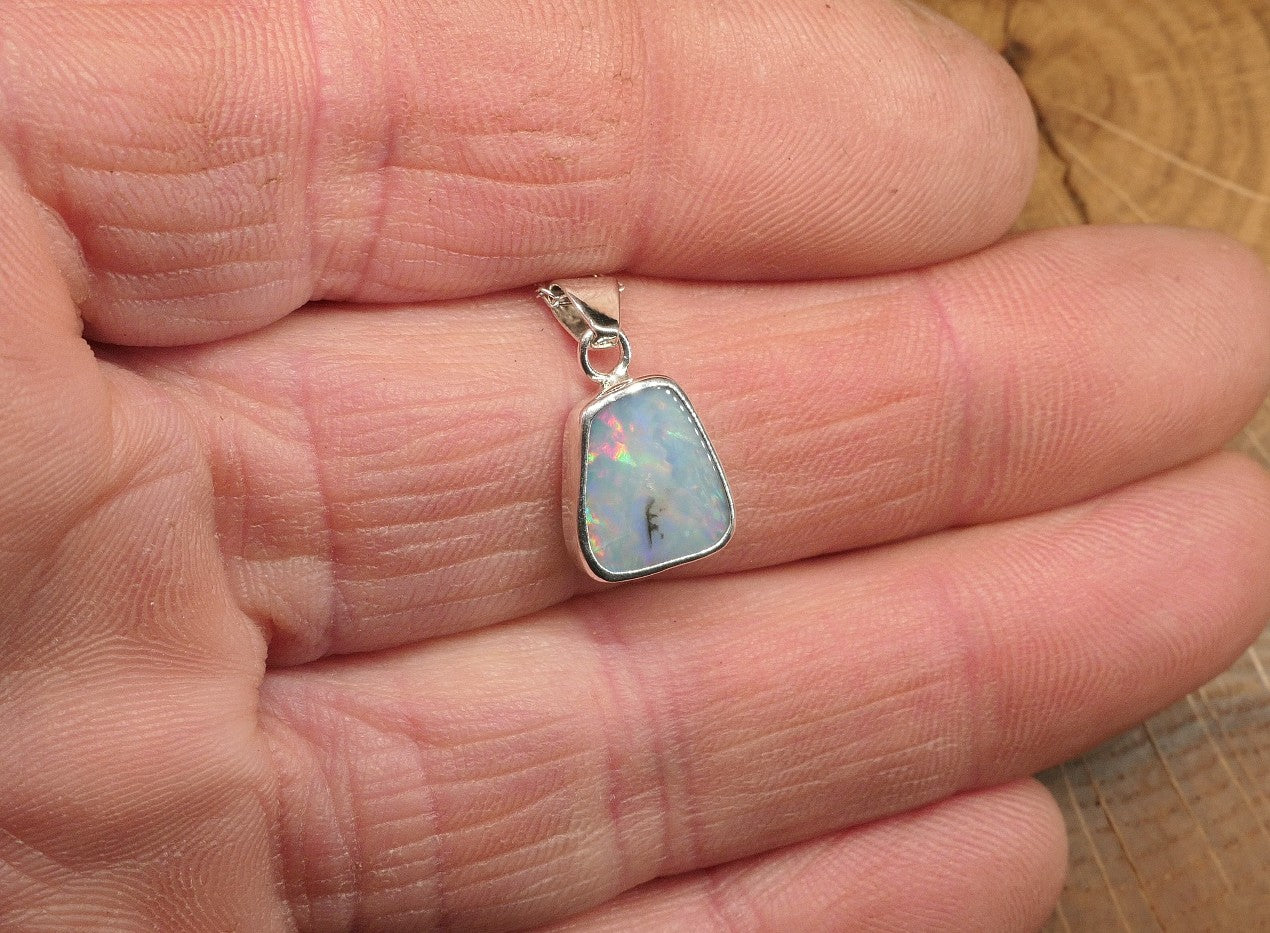 Silver Mintubi opal pendant