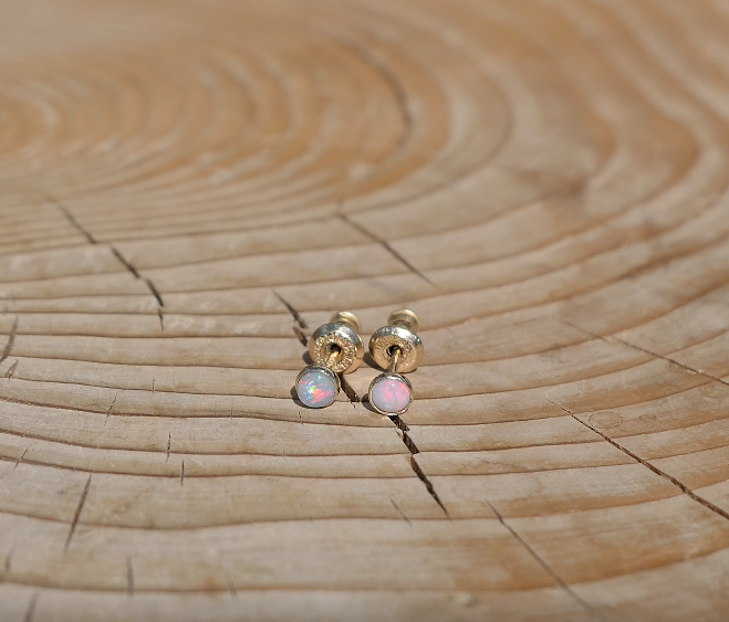 3mm 14k gold earstuds