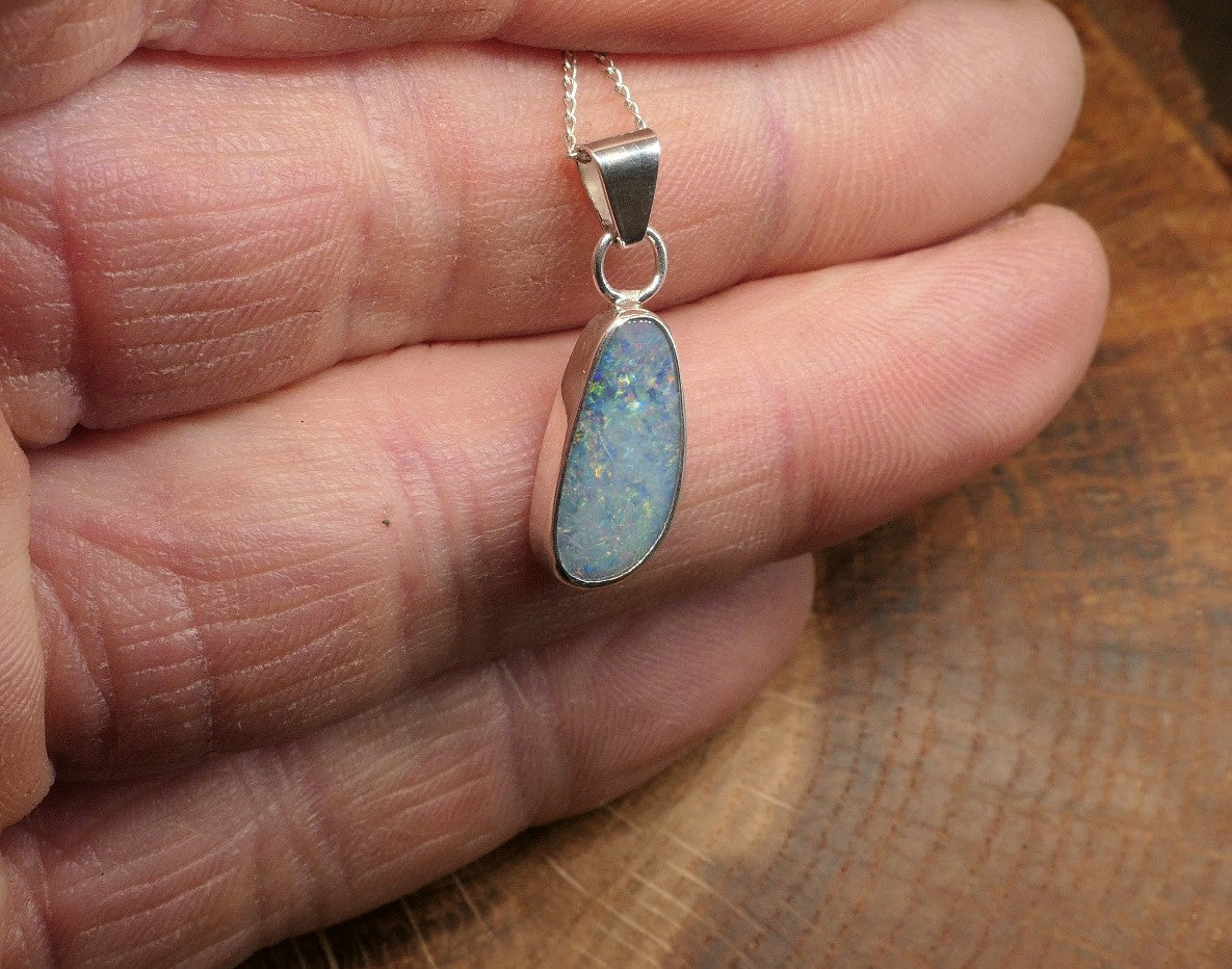 Mintubi opal pendant