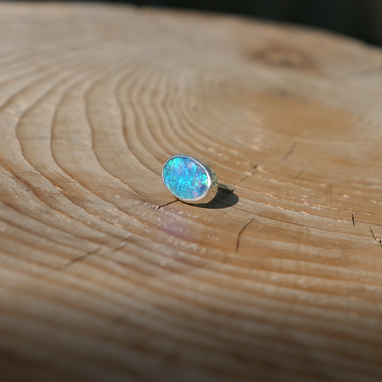 Silver tie tack with Coober Pedy opal.