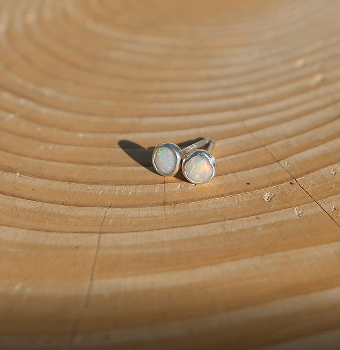 4mm silver opal earstuds