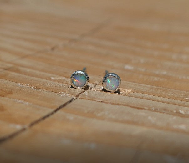 3mm silver earstuds