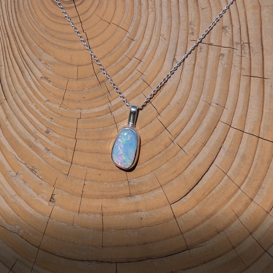 Silver opal pendant.