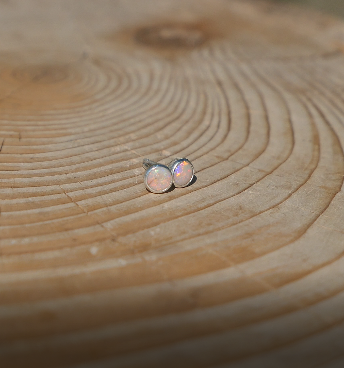 4mm silver opal earstuds