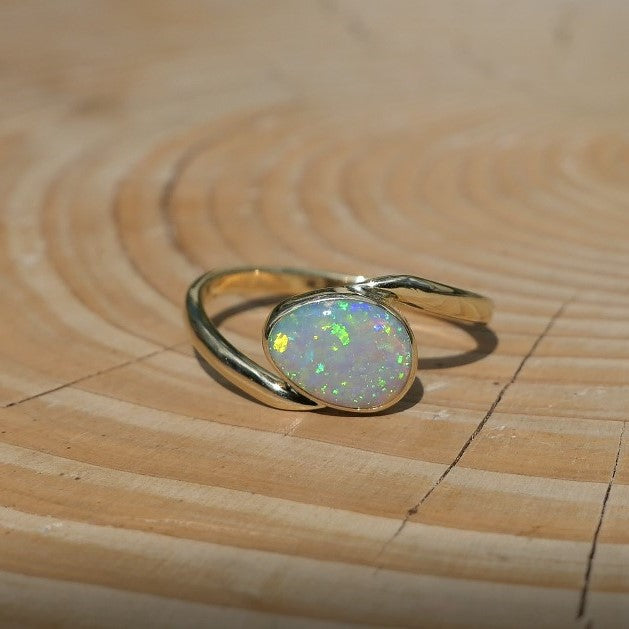 18k gold opal ring