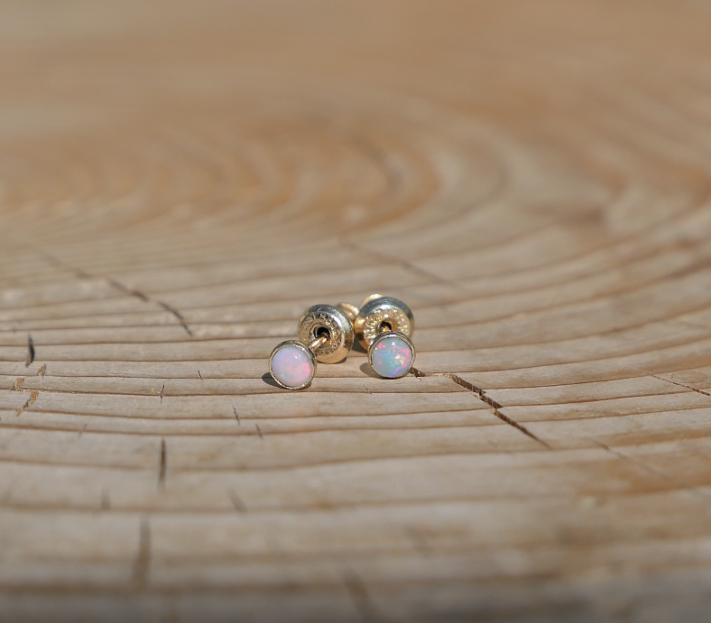 3mm 14k gold earstuds