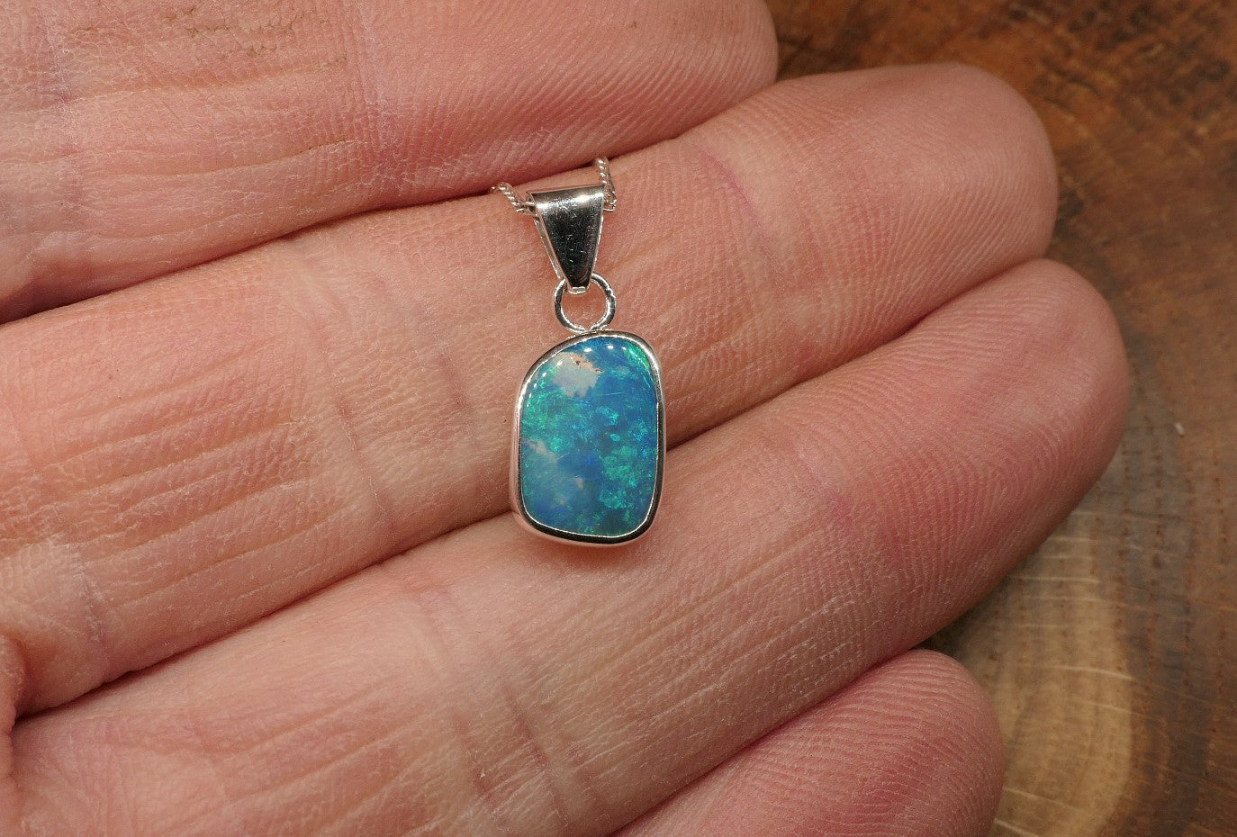 Silver Coober Pedy opal pendant