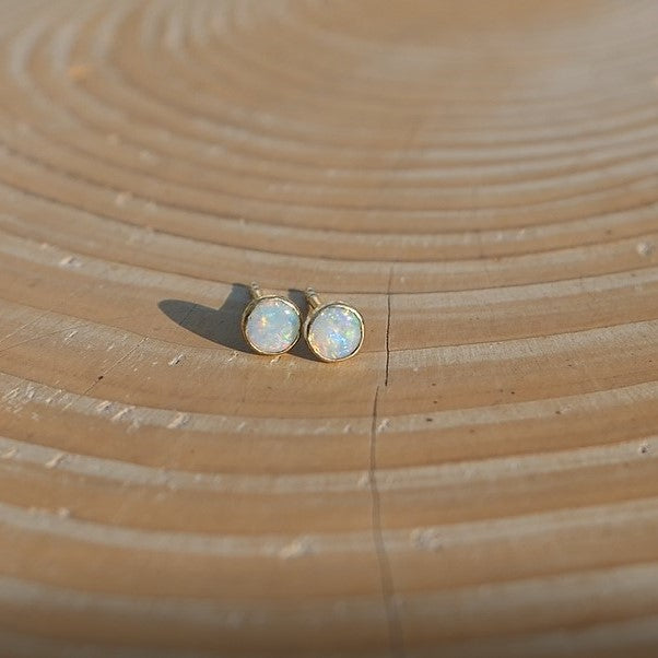 4mm 18k gold earstuds