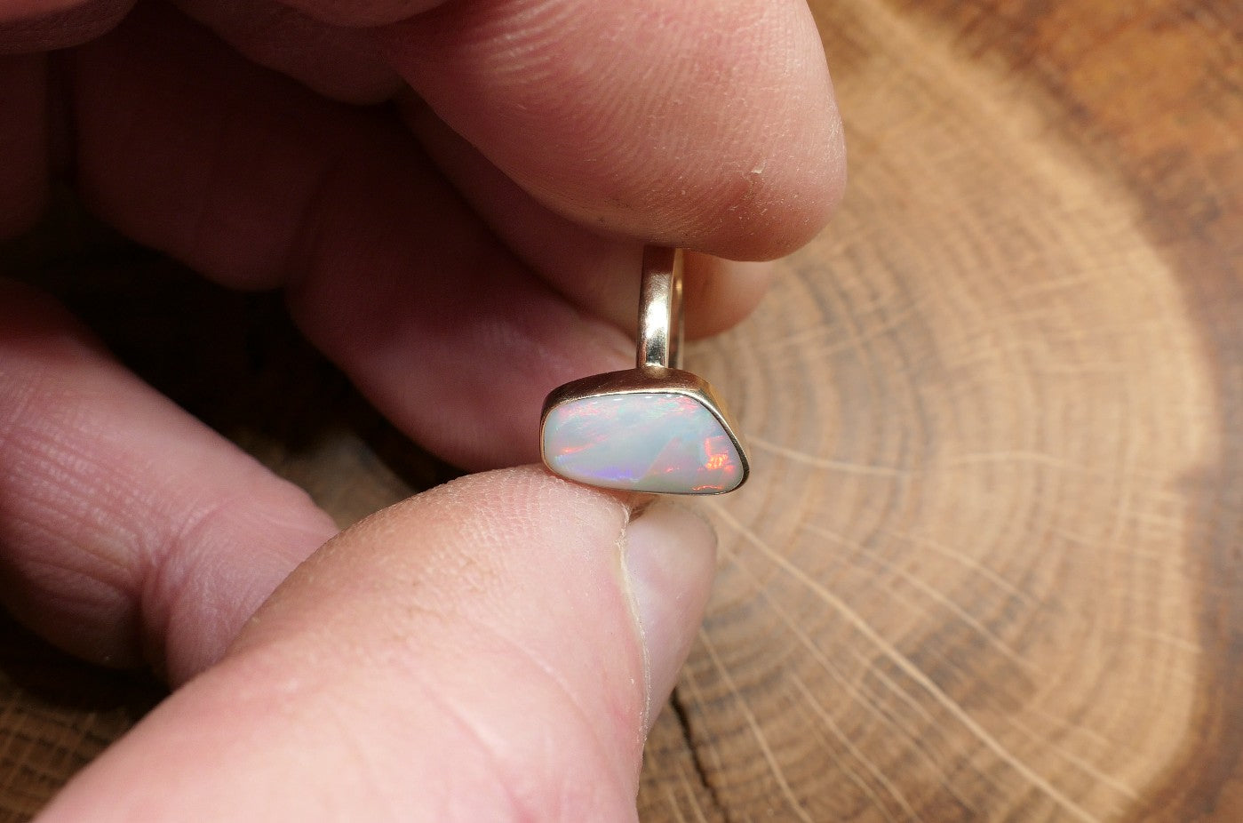 9K Gold Opal ring size L - 5.75