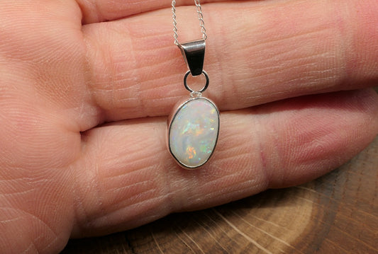 Silver Coober Pedy opal pendant
