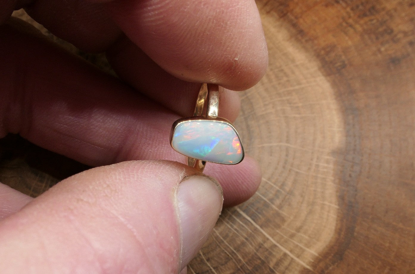 9K Gold Opal ring size L - 5.75