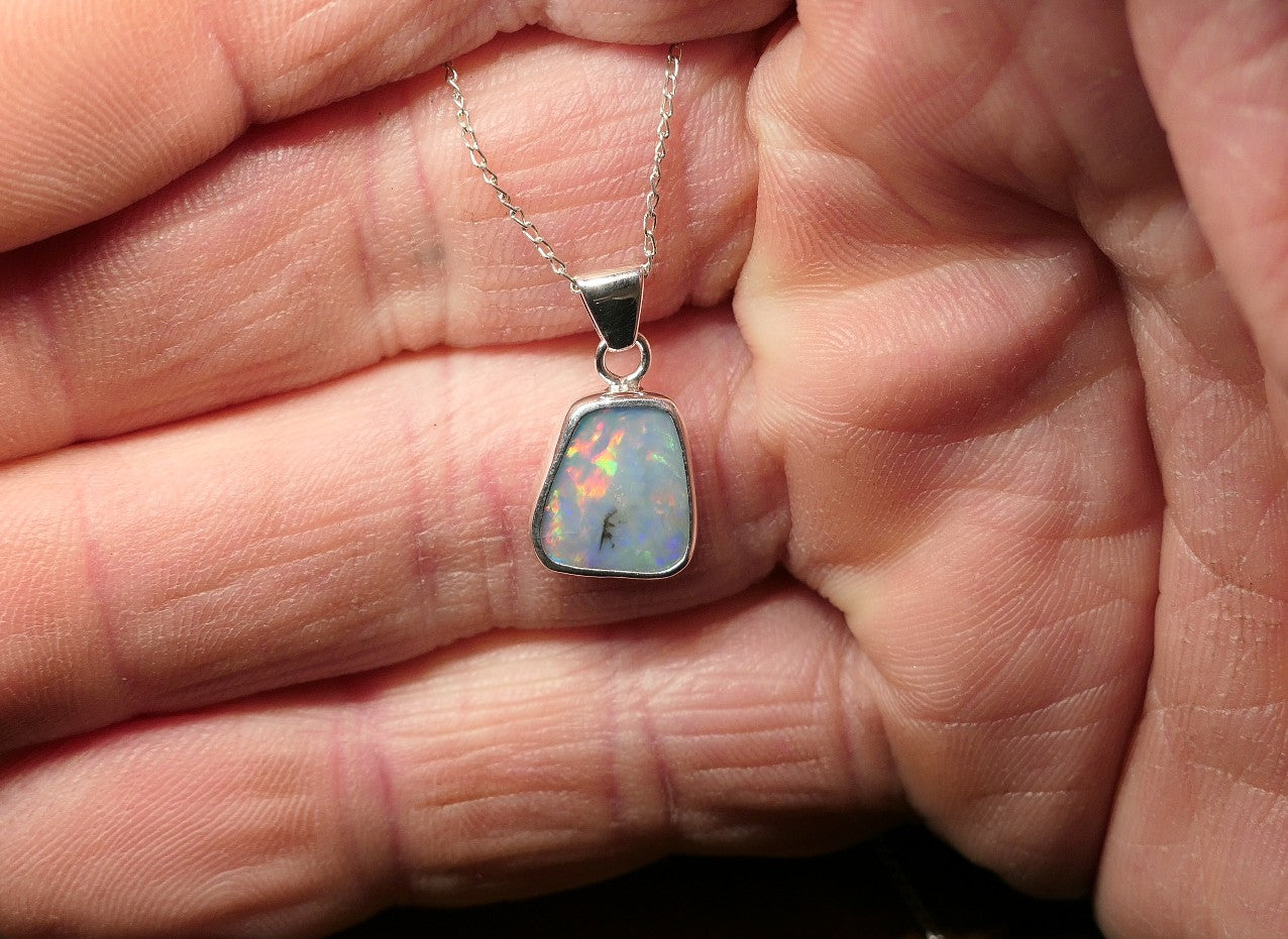 Silver Mintubi opal pendant