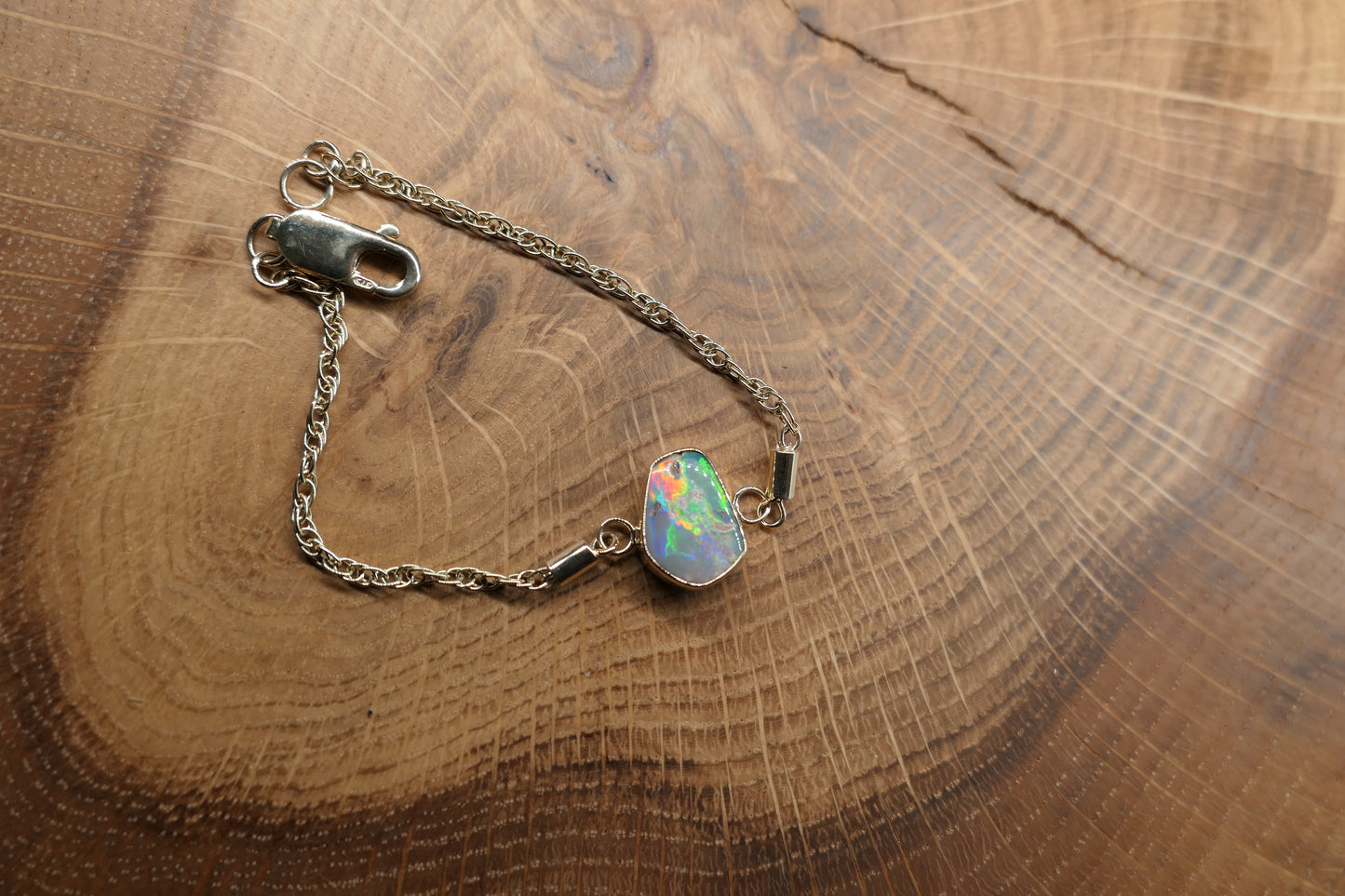 9k gold opal bracelet with a Lightning Ridge doublet opal