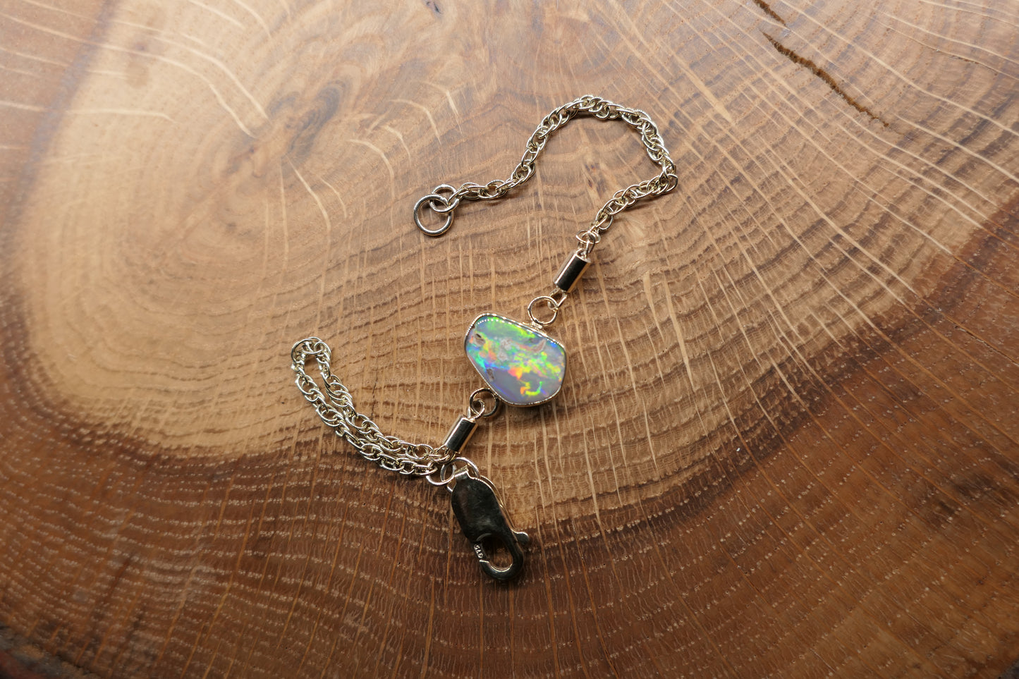 9k gold opal bracelet with a Lightning Ridge doublet opal