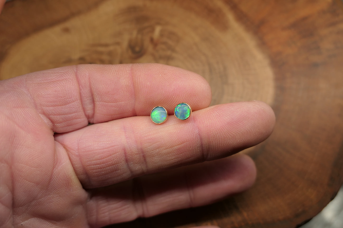 6mm 18k gold earstuds