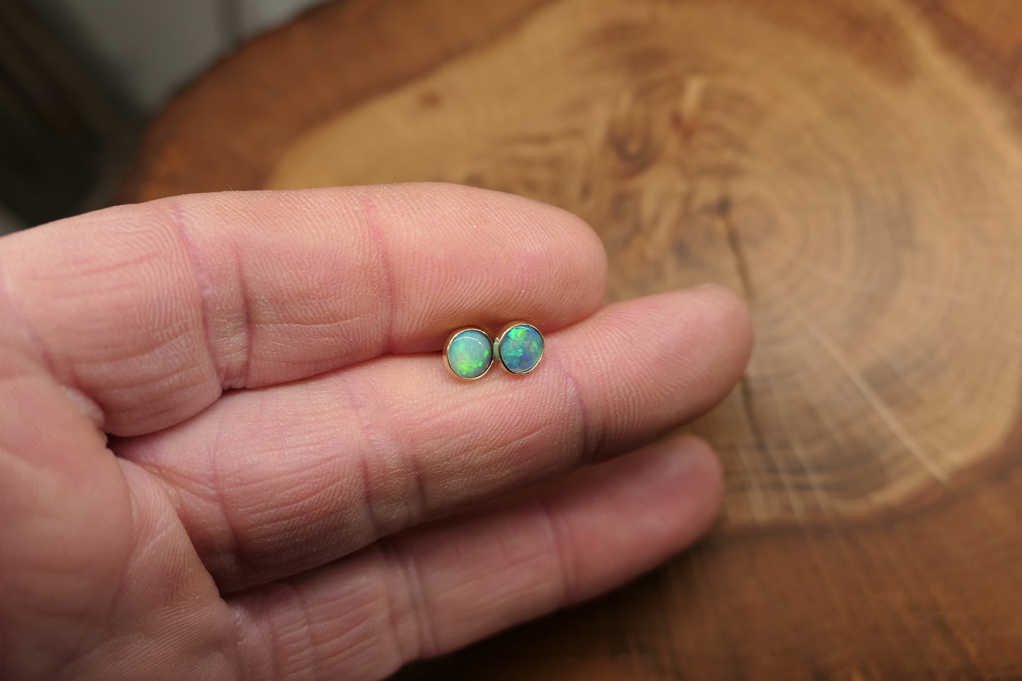 6mm 18k gold earstuds