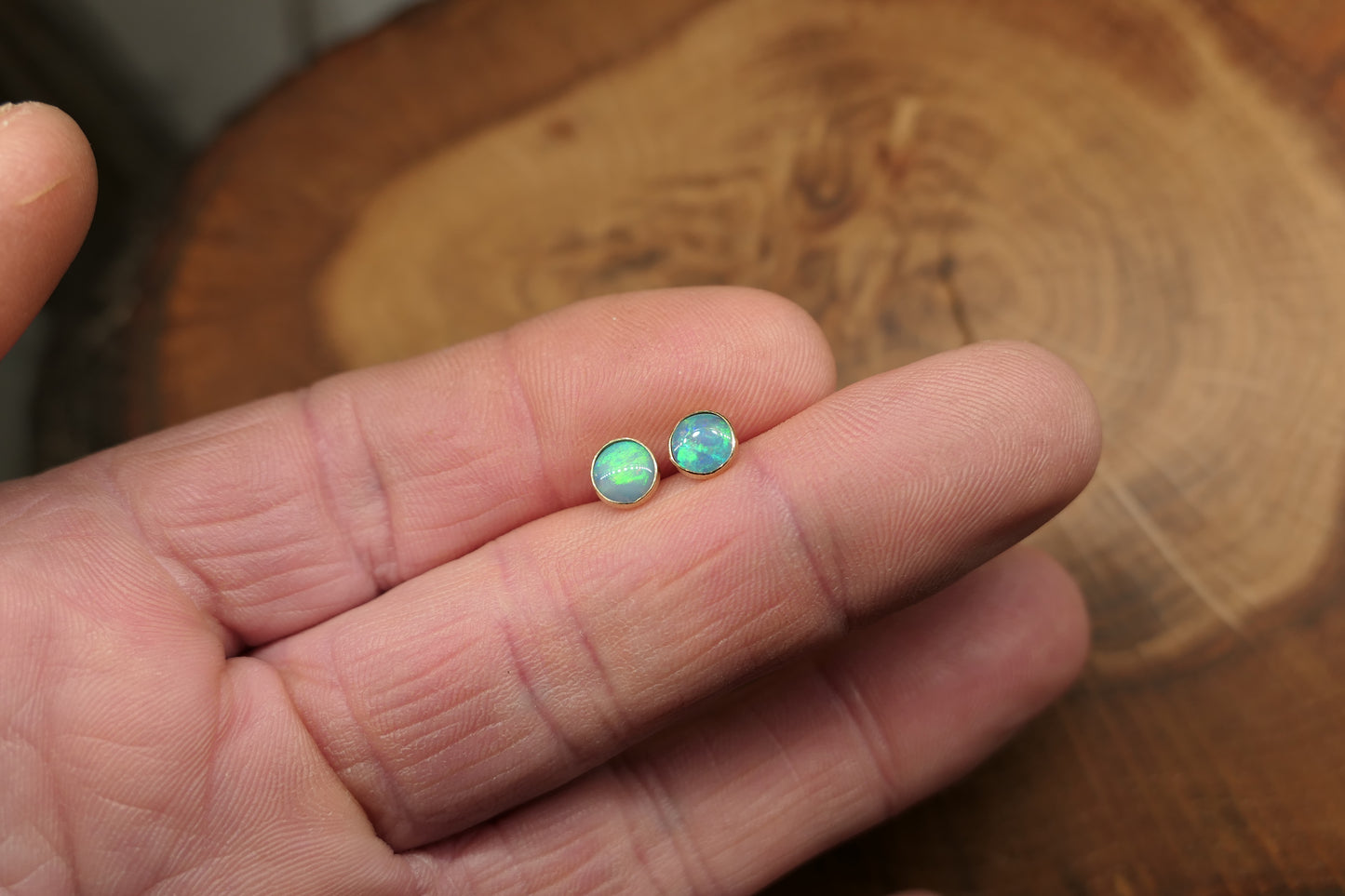 6mm 18k gold earstuds