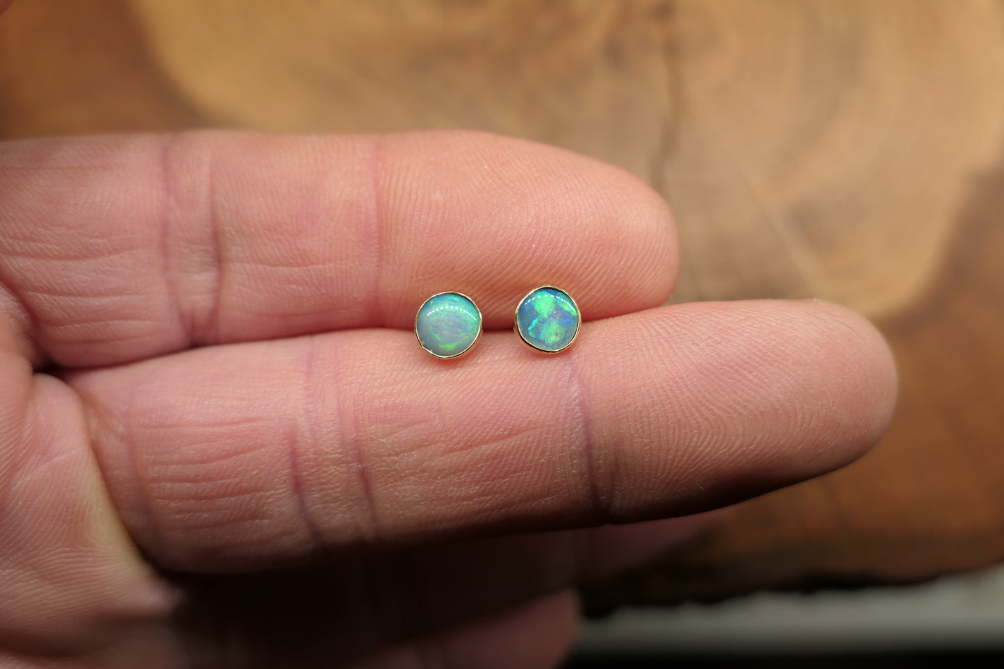 6mm 18k gold earstuds