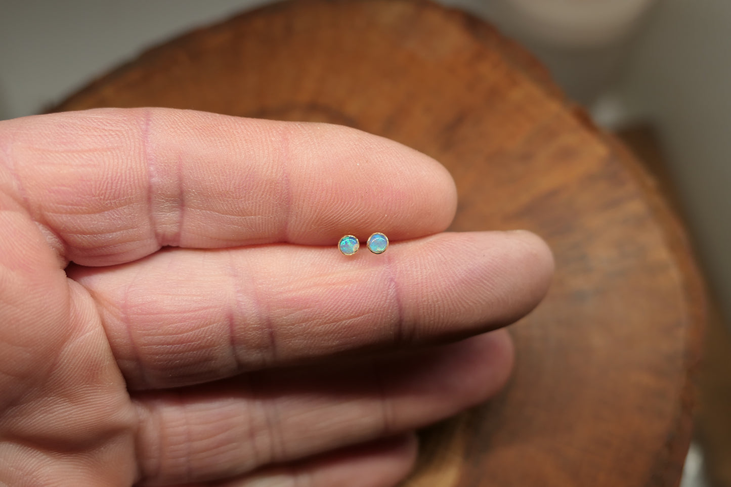 3mm 18k gold earstuds