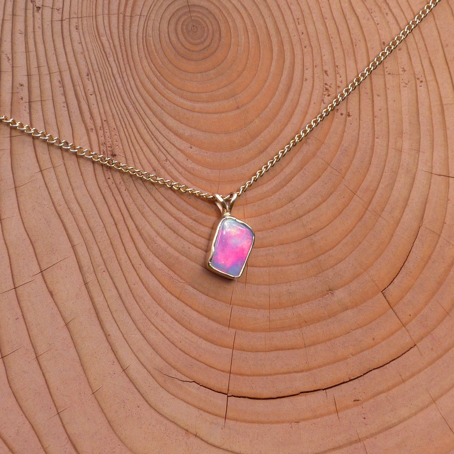 9k gold opal pendant