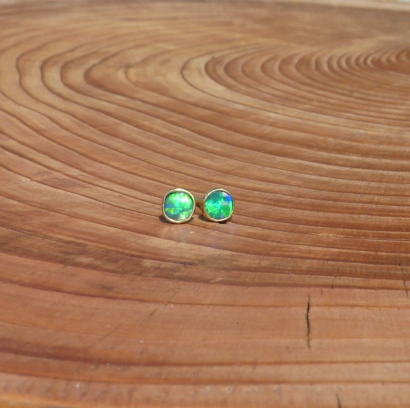 4mm 18k gold earstuds