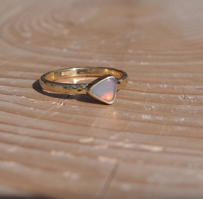 18k gold opal ring