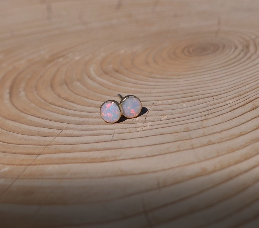 Brilliant 5mm 18k gold ear studs|earrings|gem opal