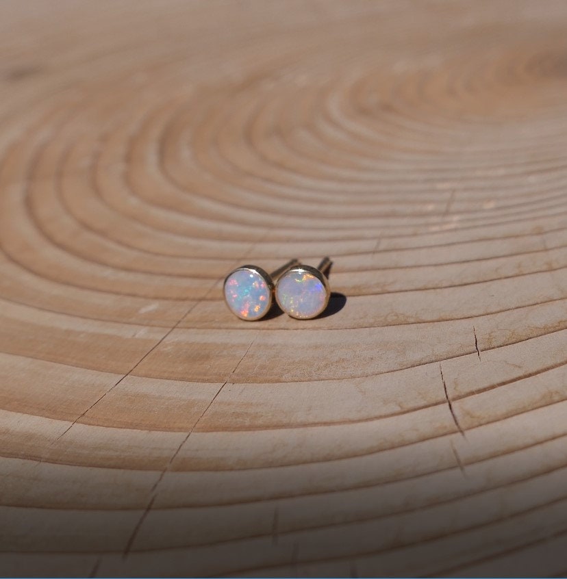 Brilliant 5mm 18k gold ear studs|earrings|gem opal