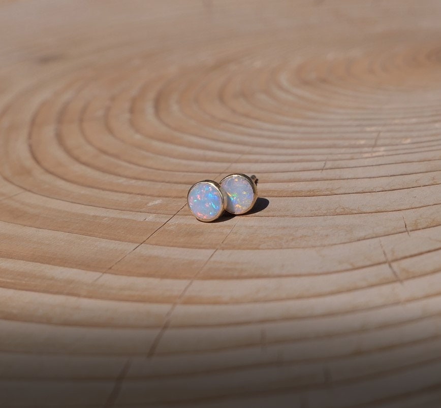 Brilliant 5mm 18k gold ear studs|earrings|gem opal