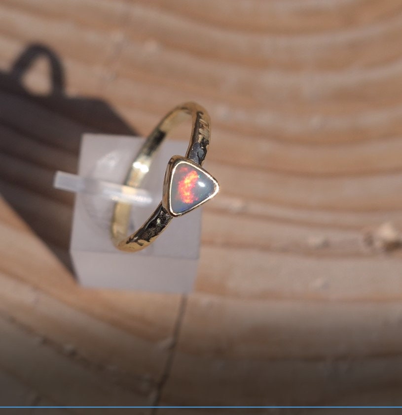 18k gold opal ring