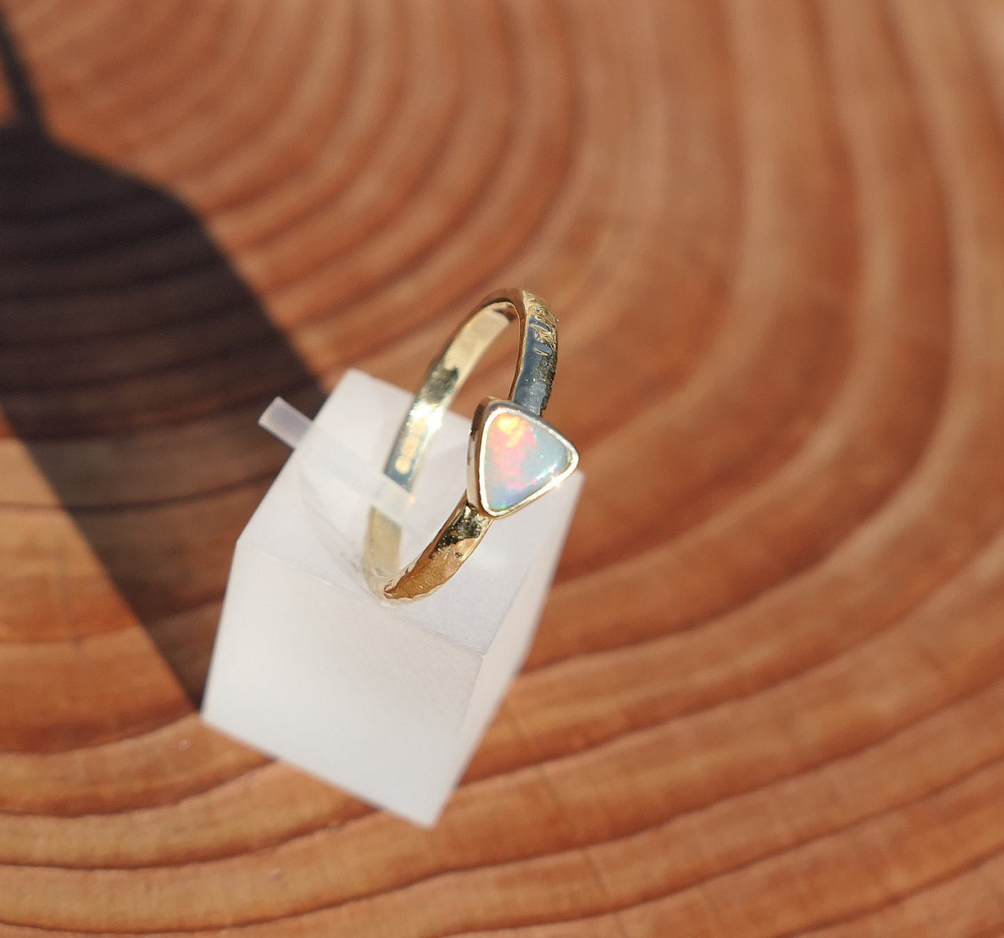 18k gold opal ring