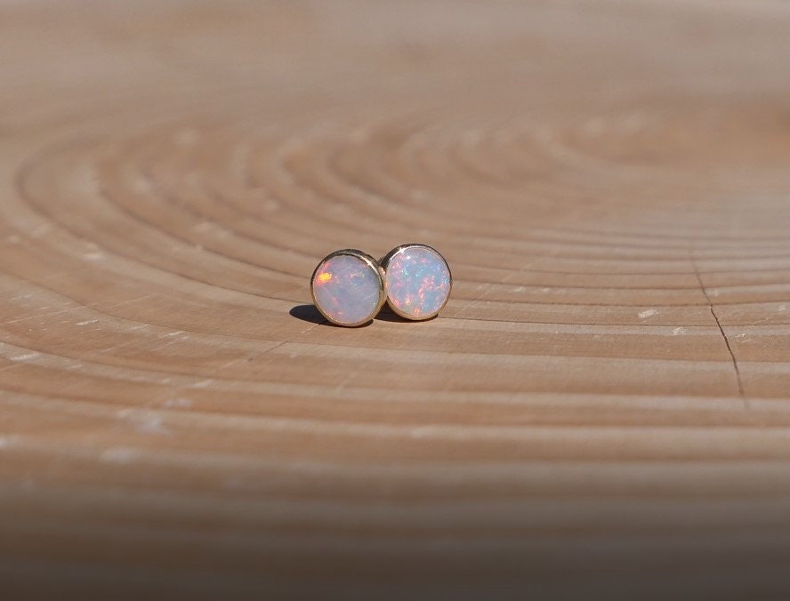 Brilliant 5mm 18k gold ear studs|earrings|gem opal