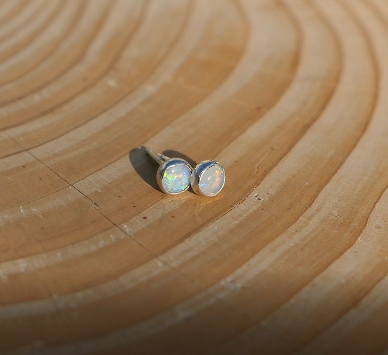 4mm silver solid opal earstud