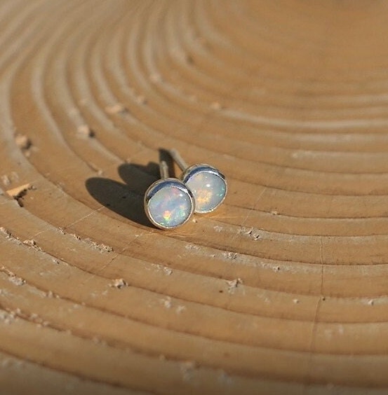 4mm silver solid opal earstud