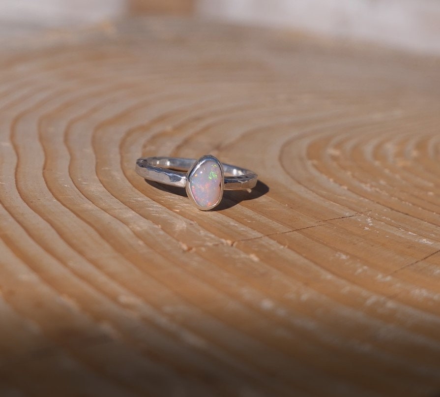 Size H Silver opal ring