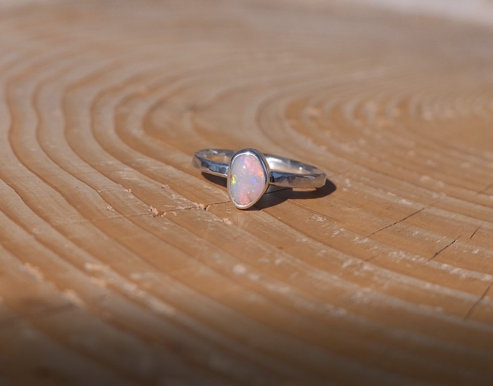 Size H Silver opal ring