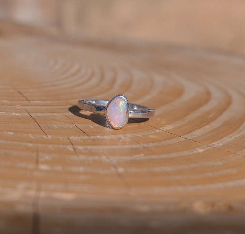 Size H Silver opal ring