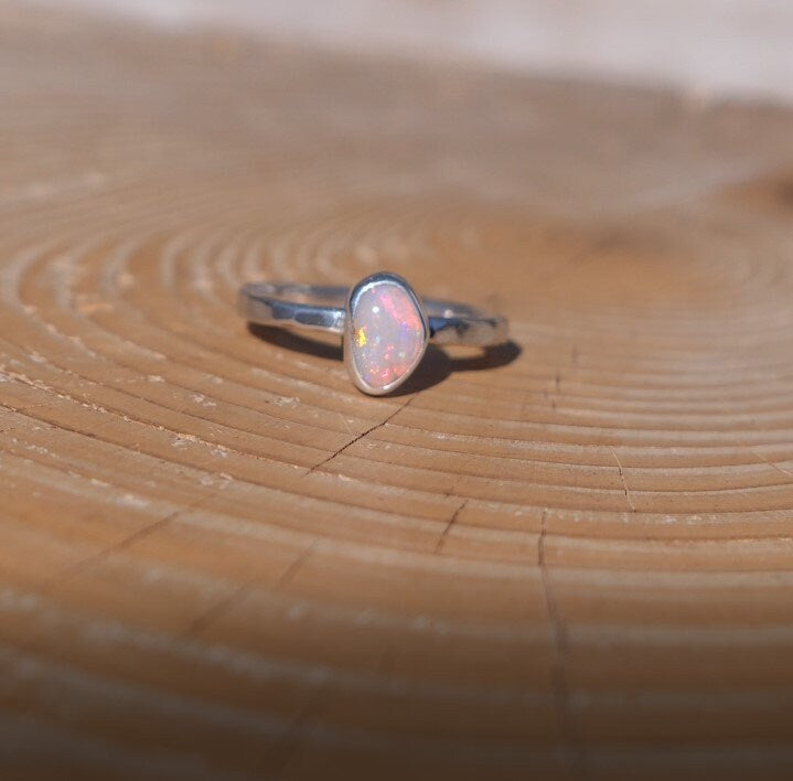 Size H Silver opal ring